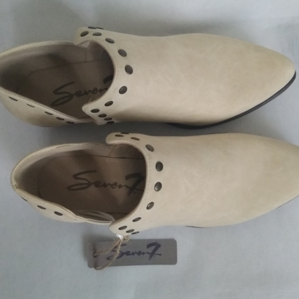 NWT Seven7 Antonio Studded Bootie WMNS Size 9 / Milk Cream Color - Picture 6 of 13
